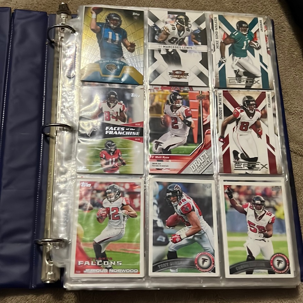 Collection of over 500 football cards